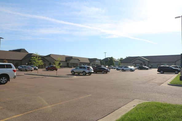 Heather Ridge Office Park: 6330 S Western Ave, Sioux Falls, SD 57108
